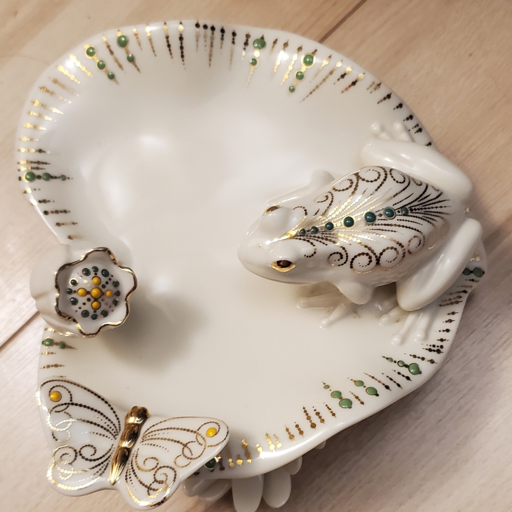 Lenox frog lilly pad